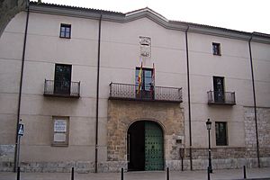 Archivo:Valladolid Palacio Vivero fachada lou