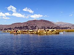 070 Uros Islands of Reeds Lake Titicaca Peru 3124 (15181929702)