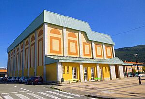 Archivo:Berrioplano - Frontón 1