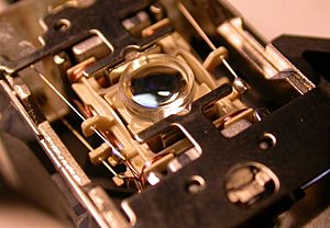 Archivo:CD drive lens