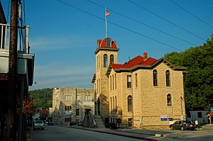 Archivo:Carroll county arkansas courthouse eureka springs