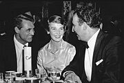 Archivo:Cary Grant Betsy Drake Dick Stabile 1955