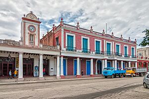 Archivo:Casa Consistorial Holguin