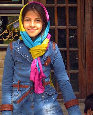 Archivo:Children in Ribat-i-Abbasi of Nishapur (Hossein - Ali - Fatemeh - Hengameh and another girl - probably Afghani) 22