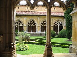 Archivo:Cloître de l'abbaye de Cadouin