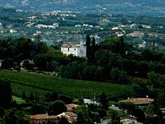 Conegliano, Villa Paccagnella dal Castello (sfondo con Col di Manza e Castello Roganzuolo) - Foto di Paolo Steffan