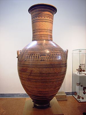 Archivo:Dipylon amphora close front