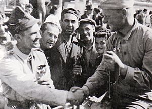 Archivo:EjércitoSoviéticoEnBucarest1944