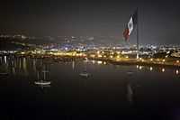 Archivo:Ensenada-mexico-night-flag-sm