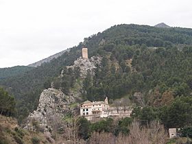 Archivo:Ermita y torre de Cuadros
