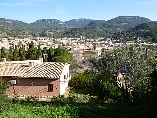 Esporles-Mallorca.jpg