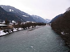 Fluss-inn-bei-ried