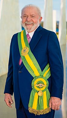 Foto oficial de Luiz Inácio Lula da Silva (corpo).jpg