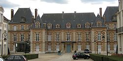 Hôtel préfecture Seine-et-Marne abbaye Saint-Père Melun.JPG