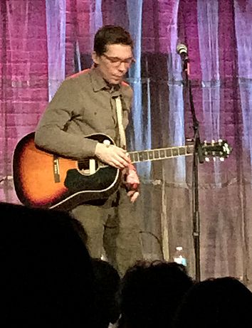 Archivo:Justin Townes Earle 2014-12-10 21.44.43-2 (16006455561)