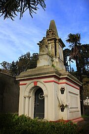 Archivo:Mausoleo del General José María de la Cruz