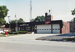 Merrionetteparkfiredeptfirehouse.jpg