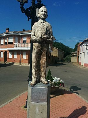 Archivo:Monumento a José Mayo Fernández