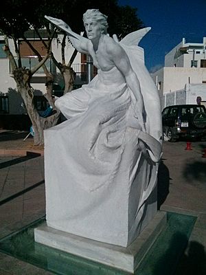 Archivo:Monumento al pescador, en Carboneras
