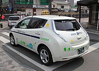 Archivo:NISSAN LEAF SUIZENJI TAXI REAR cropped
