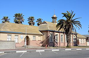 Archivo:Namib Primary School Swakopmund (2014)