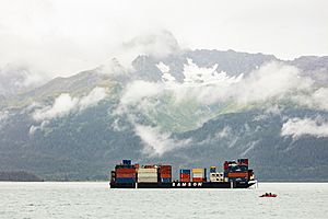 Archivo:Navío Fairweather, Seward, Alaska, Estados Unidos, 2017-08-21, DD 08