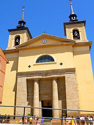 Archivo:Peralta - Iglesia de San Juan Evangelista 06