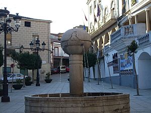 Archivo:Pilón de la Plaza Mayor