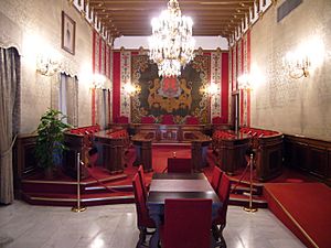 Archivo:Salón de Plenos del Ayuntamiento de Alicante
