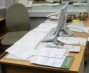 Archivo:Schreibtisch.2