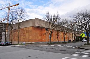 Archivo:Seattle Times Building boarded up 01