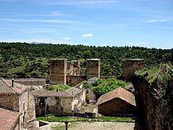 Archivo:Vista del Castillo de Buitrago desde la muralla