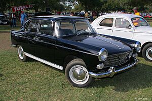 Archivo:1965 Peugeot 404 - fvr-1 (4637118621)