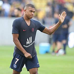Archivo:2019-07-17 SG Dynamo Dresden vs. Paris Saint-Germain by Sandro Halank–086