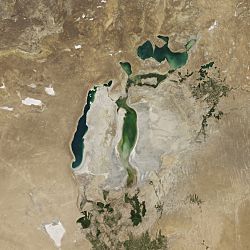 Archivo:Aral Sea August 2017