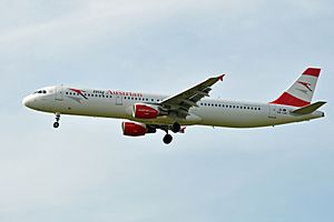 Archivo:Austrian Airlines, Airbus A321-111, OE-LBC - CDG (22155758241)