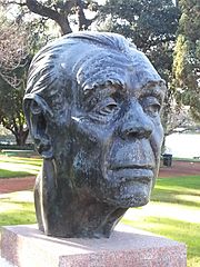 Archivo:Busto de Jorge Luis Borges