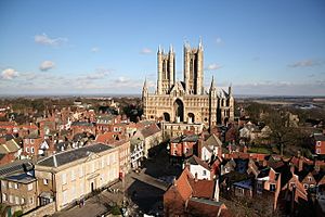 Archivo:Cathedral and Castle Square - geograph.org.uk - 134108