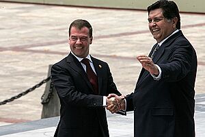 Archivo:Dmitry Medvedev at APEC Summit in Peru 22-23 November 2008-9