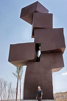 Archivo:Escultura Carlos Ciriza (002)
