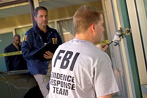 Archivo:FBI Evidence Response Team
