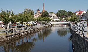 Archivo:Hlinsko, de Chrudimka door de stad IMG 6578 2018-08-04 10.30