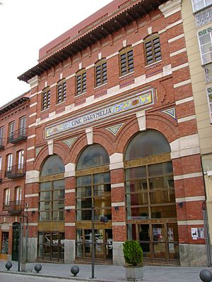 Archivo:Jaén - Teatro Darymelia