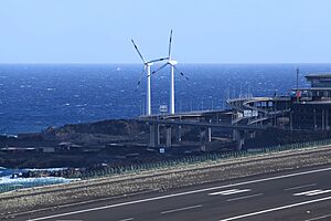 Archivo:La Palma - Brena Baja-Mazo - Airport (Mirador del Aeropuerto) 03 ies