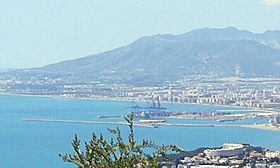 Málaga vista desde Pinares de San Antón (cropped) (cropped).jpg