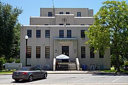 Mount Pleasant August 2015 1 (Titus County Courthouse).jpg