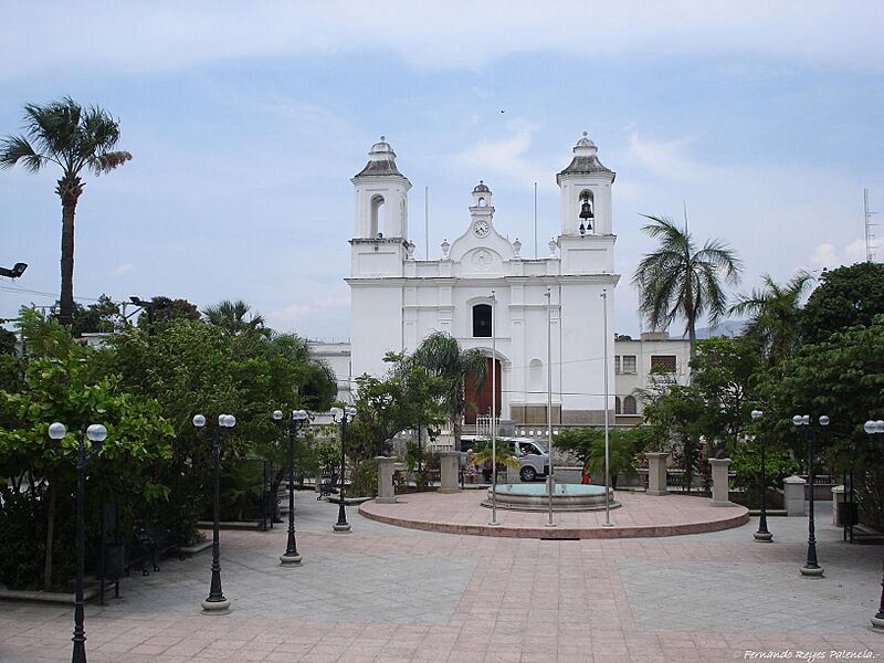 Parque Central e Iglesia