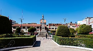 Archivo:Plaza Republicana, Puno, Perú, 2015-08-01, DD 50