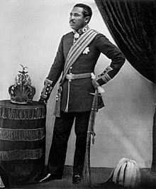 Radama II with crown.jpg