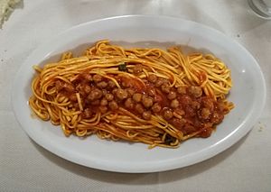 Archivo:Spaghetti alla chitarra con pallottine (Teramo)